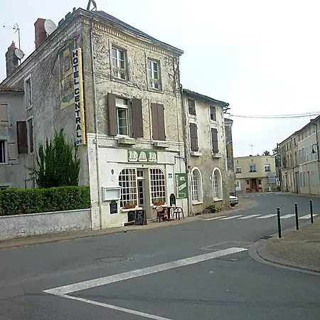 Hotel Central 3* Chaunay