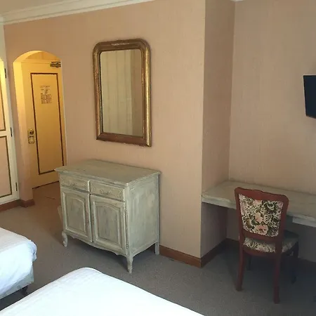 オテル セントラル ホテル 3*