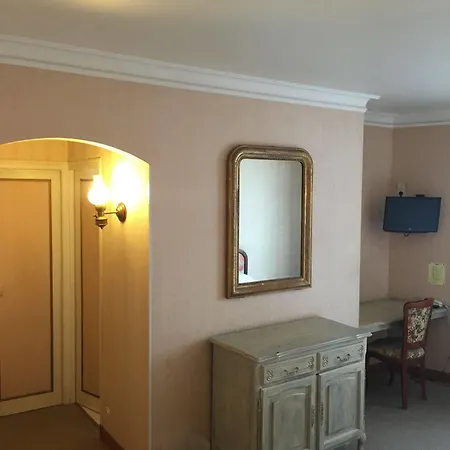 オテル セントラル Chaunay