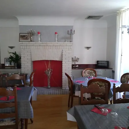 オテル セントラル Chaunay